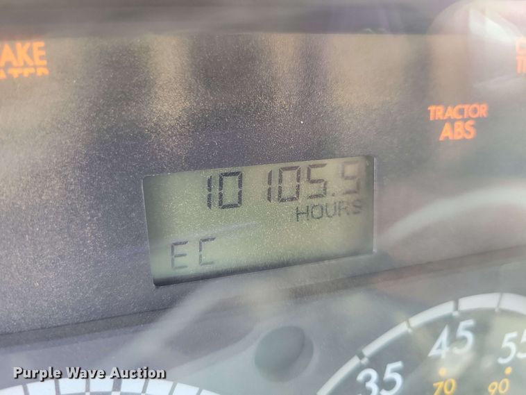 image for item DX6992 2004 Sterling L7500 dump truck