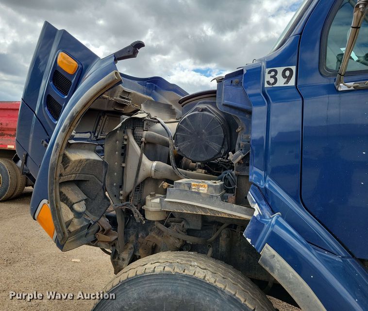 image for item DX6992 2004 Sterling L7500 dump truck