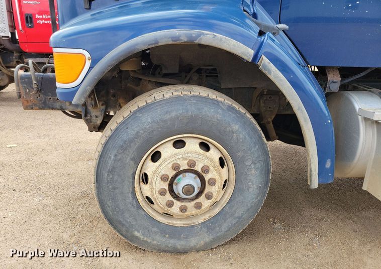 image for item DX6992 2004 Sterling L7500 dump truck