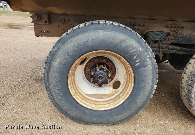 image for item DX6992 2004 Sterling L7500 dump truck