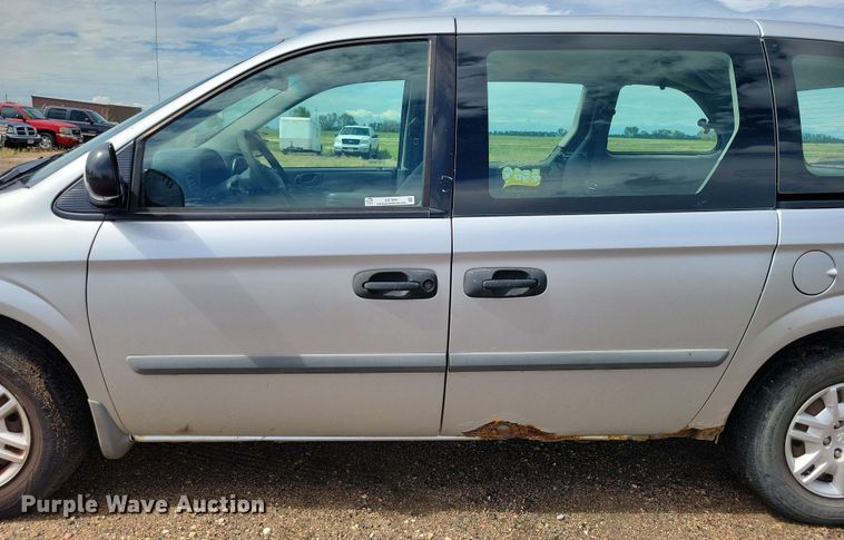 image for item DX7099 2007 Dodge Caravan SE van