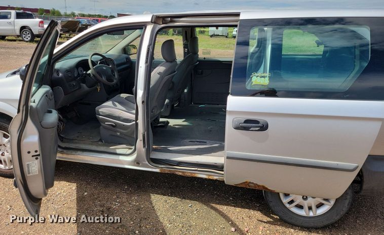 image for item DX7099 2007 Dodge Caravan SE van