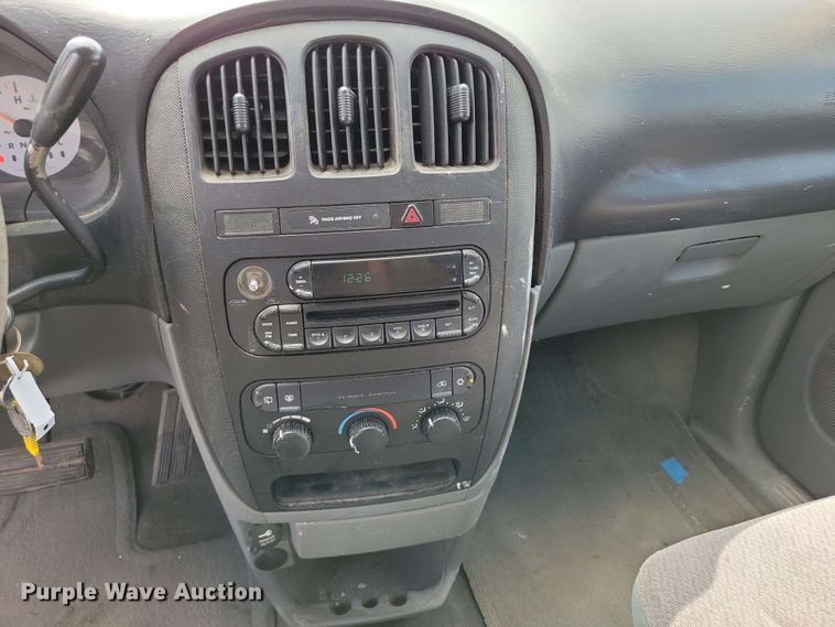 image for item DX7099 2007 Dodge Caravan SE van