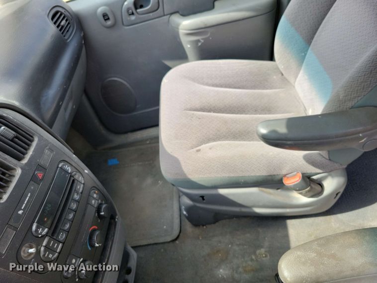 image for item DX7099 2007 Dodge Caravan SE van