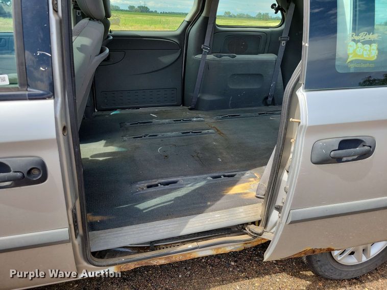 image for item DX7099 2007 Dodge Caravan SE van