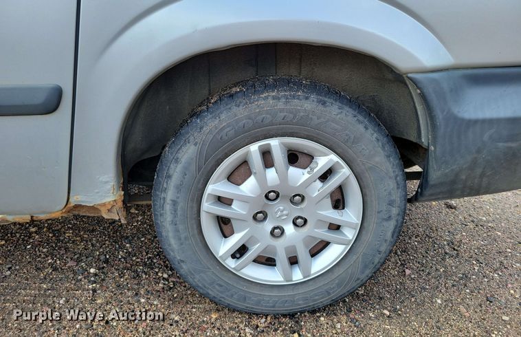 image for item DX7099 2007 Dodge Caravan SE van