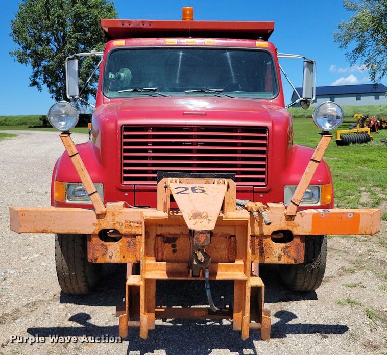 image for item DX7107 1993 International 4900 dump truck