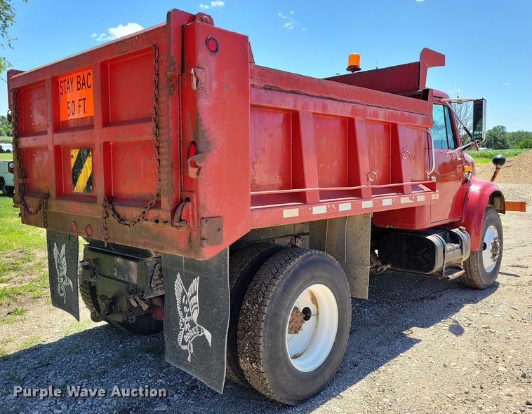 image for item DX7107 1993 International 4900 dump truck