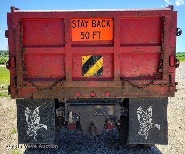 image for item DX7107 1993 International 4900 dump truck