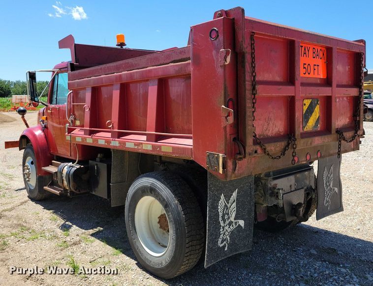 image for item DX7107 1993 International 4900 dump truck