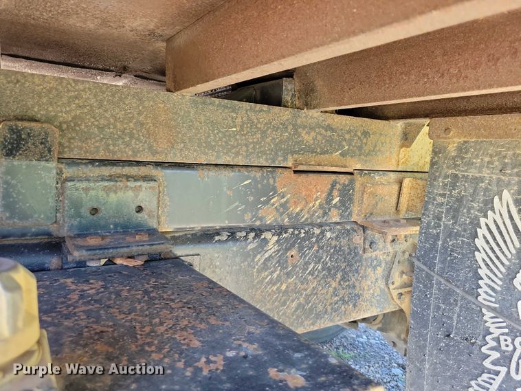 image for item DX7107 1993 International 4900 dump truck