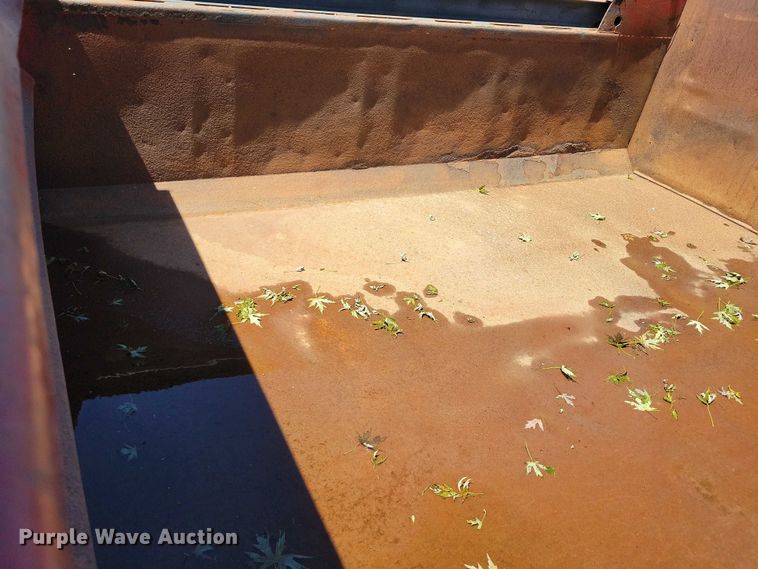 image for item DX7107 1993 International 4900 dump truck