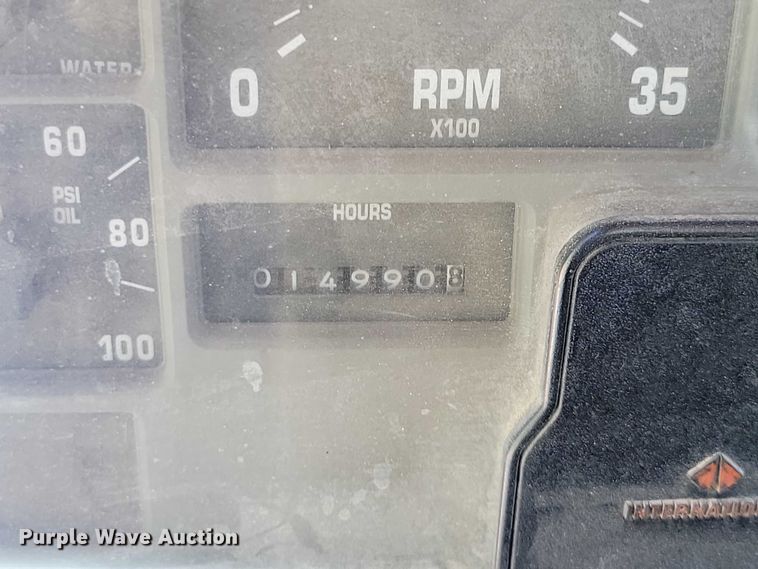 image for item DX7107 1993 International 4900 dump truck