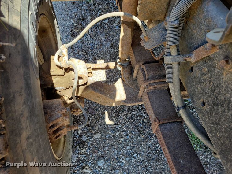 image for item DX7107 1993 International 4900 dump truck