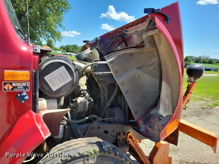 image for item DX7107 1993 International 4900 dump truck