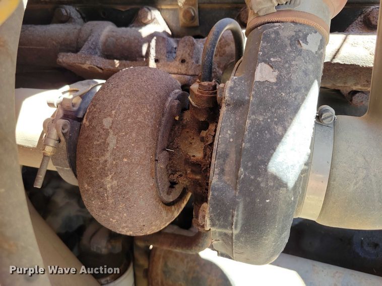 image for item DX7107 1993 International 4900 dump truck