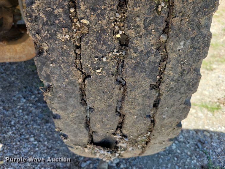 image for item DX7107 1993 International 4900 dump truck