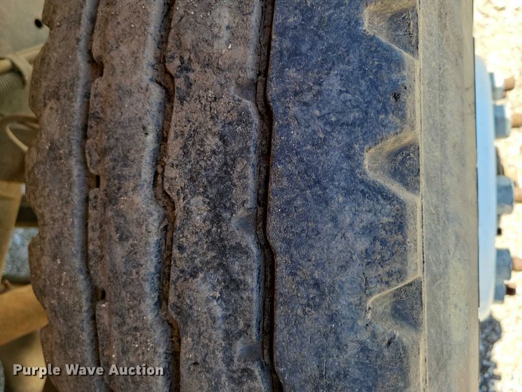 image for item DX7107 1993 International 4900 dump truck