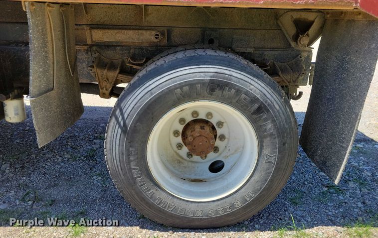 image for item DX7107 1993 International 4900 dump truck