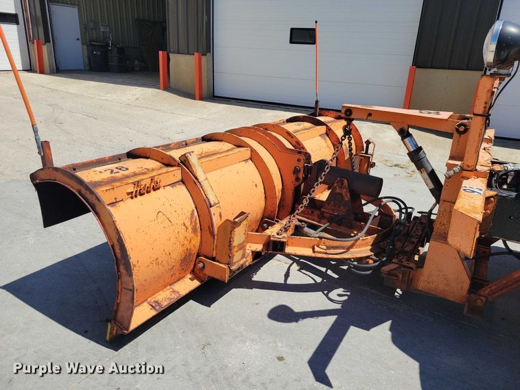 image for item DX7107 1993 International 4900 dump truck