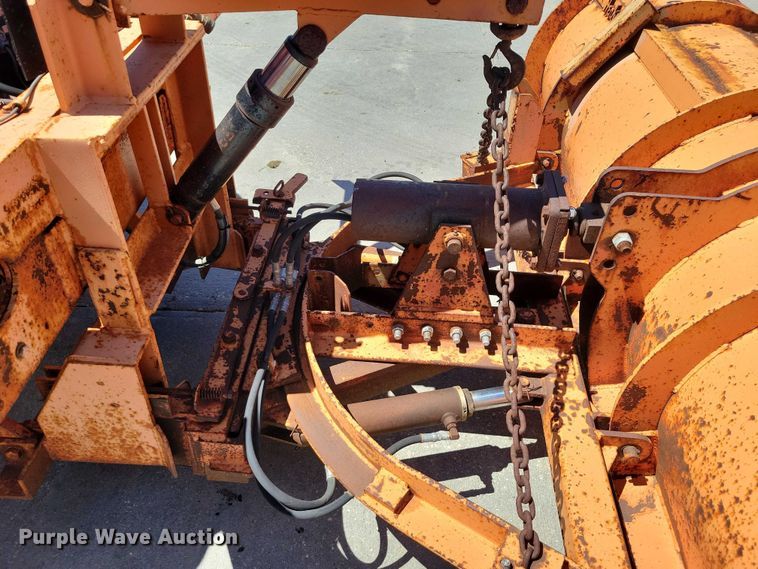 image for item DX7107 1993 International 4900 dump truck