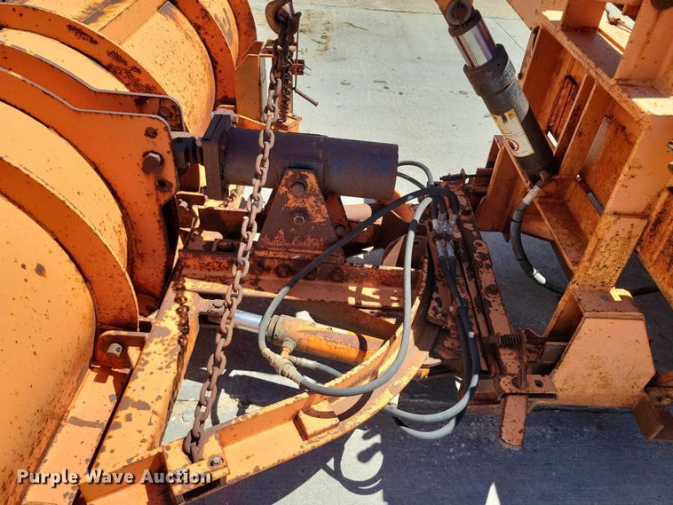 image for item DX7107 1993 International 4900 dump truck