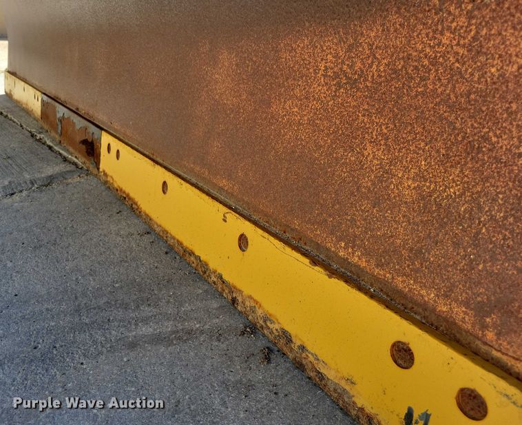 image for item DX7107 1993 International 4900 dump truck