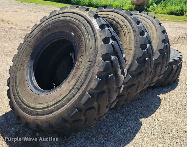 image for item DX7111 (4) Michelin 20.5R25 wheel loader tires