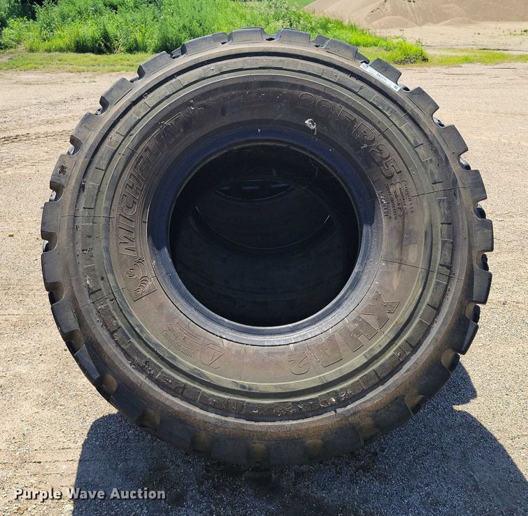 image for item DX7111 (4) Michelin 20.5R25 wheel loader tires