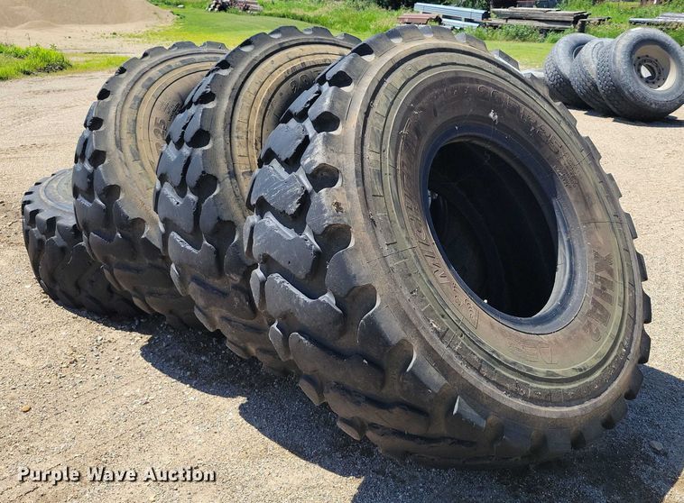 image for item DX7111 (4) Michelin 20.5R25 wheel loader tires