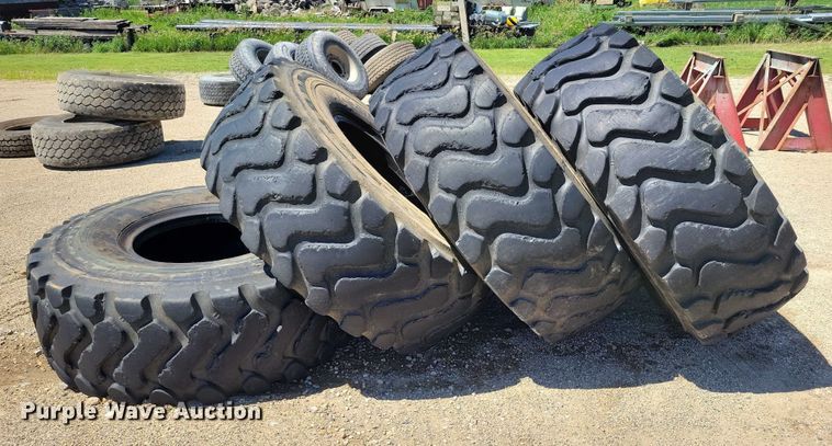 image for item DX7111 (4) Michelin 20.5R25 wheel loader tires