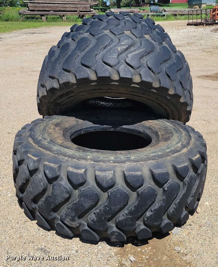 image for item DX7111 (4) Michelin 20.5R25 wheel loader tires
