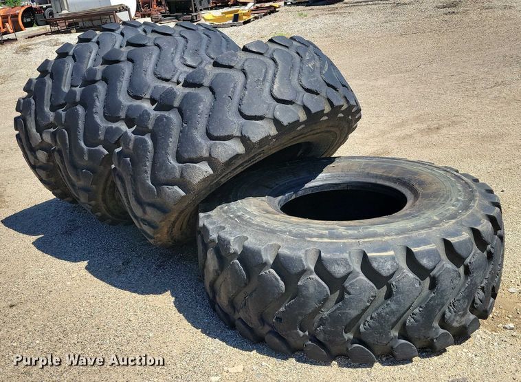 image for item DX7111 (4) Michelin 20.5R25 wheel loader tires