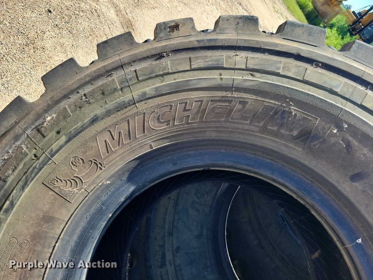 image for item DX7111 (4) Michelin 20.5R25 wheel loader tires