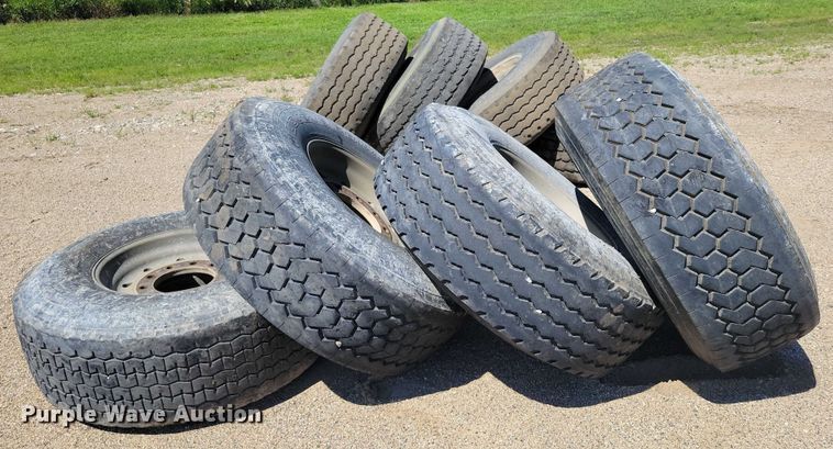 image for item DX7113 (4) Double Coin 425/65R22.5 tires and wheels