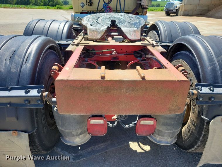 image for item DX7116 2002 Sterling AT9500 semi truck