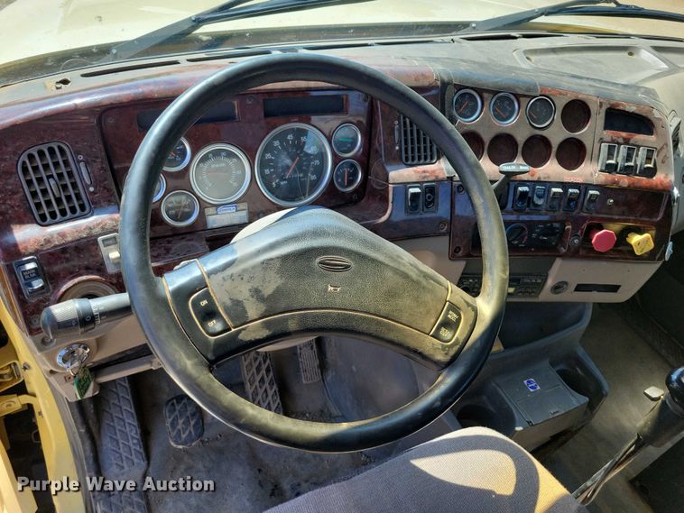 image for item DX7116 2002 Sterling AT9500 semi truck