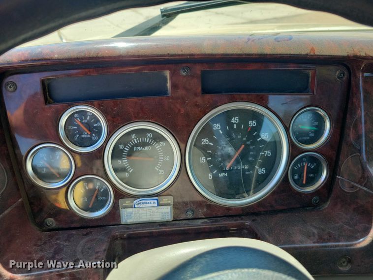 image for item DX7116 2002 Sterling AT9500 semi truck