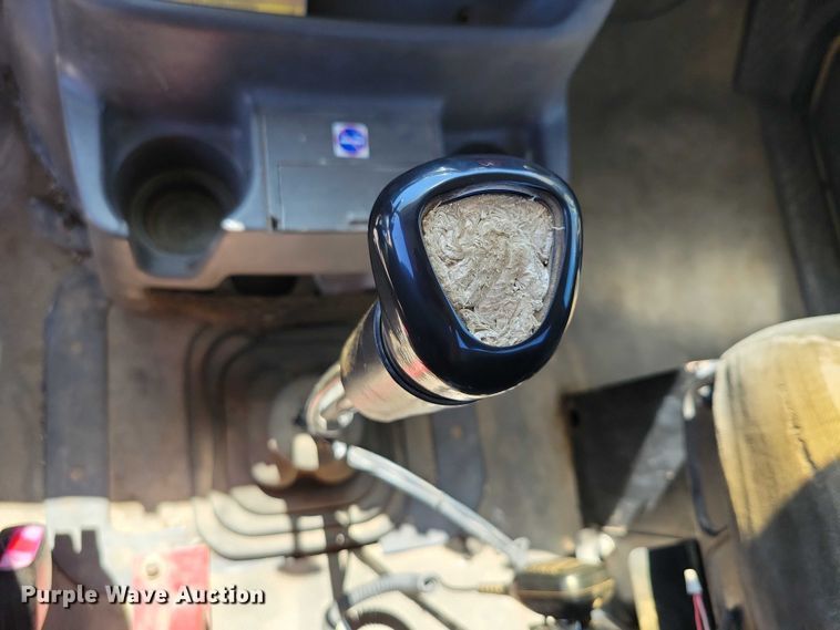 image for item DX7116 2002 Sterling AT9500 semi truck