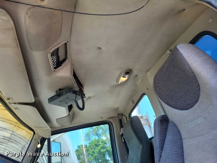 image for item DX7116 2002 Sterling AT9500 semi truck