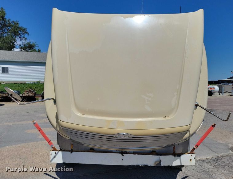 image for item DX7116 2002 Sterling AT9500 semi truck