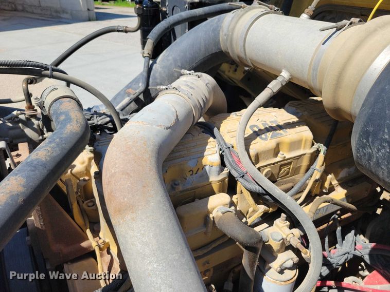 image for item DX7116 2002 Sterling AT9500 semi truck