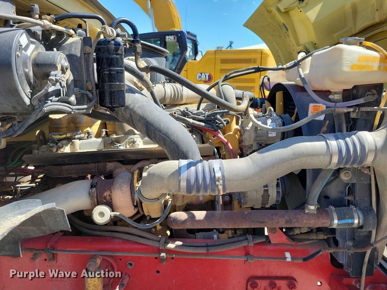 image for item DX7116 2002 Sterling AT9500 semi truck