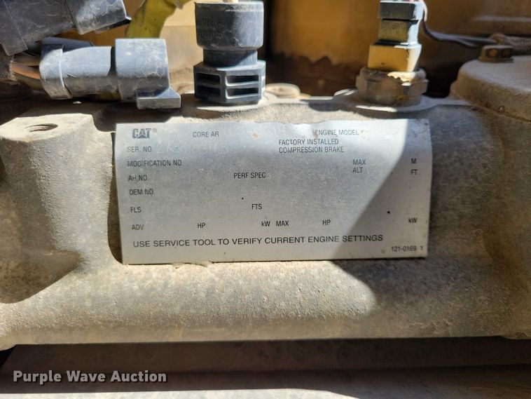 image for item DX7116 2002 Sterling AT9500 semi truck