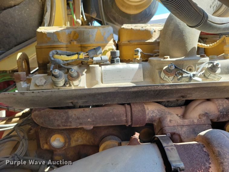 image for item DX7116 2002 Sterling AT9500 semi truck