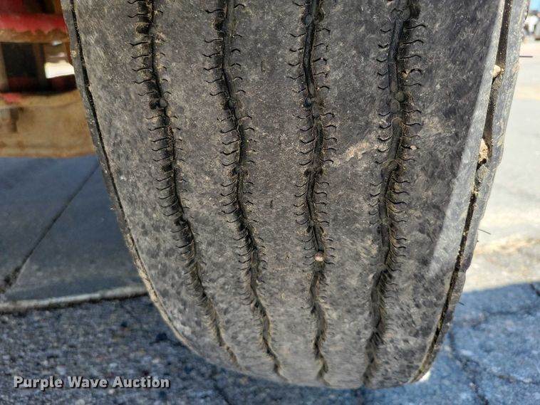 image for item DX7116 2002 Sterling AT9500 semi truck