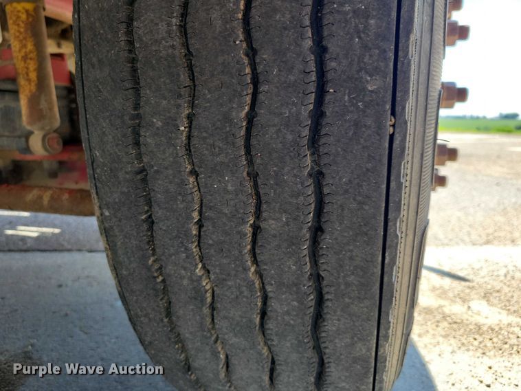 image for item DX7116 2002 Sterling AT9500 semi truck