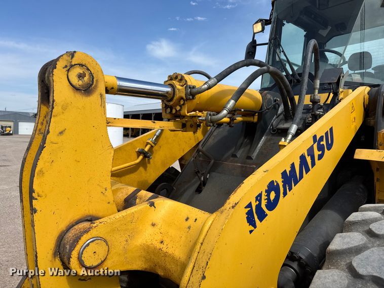 image for item DY0217 2009 Komatsu WA320-6 wheel loader