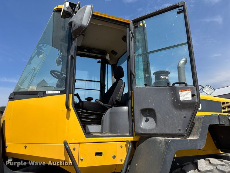 image for item DY0217 2009 Komatsu WA320-6 wheel loader