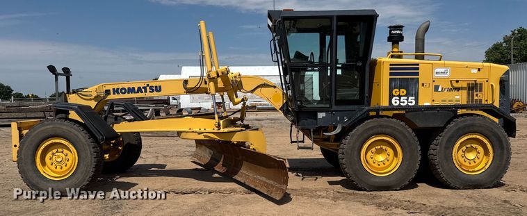 image for item DY0218 2005 Komatsu  GD655-3C motor grader